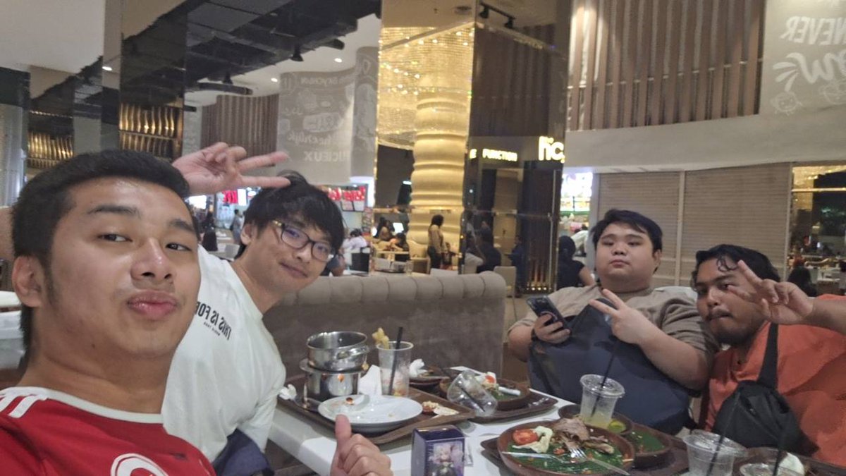 MY 2025 VG TOURNAMENTS RESULT: 
Started great, but come out short during the 2nd half of the year.
Hope i can sack more than my opp for 2026 and increasing my consistency on getting top cuts.
Time to cheer for my friends who'll compete in their regional finals!!
#ヴァンガード