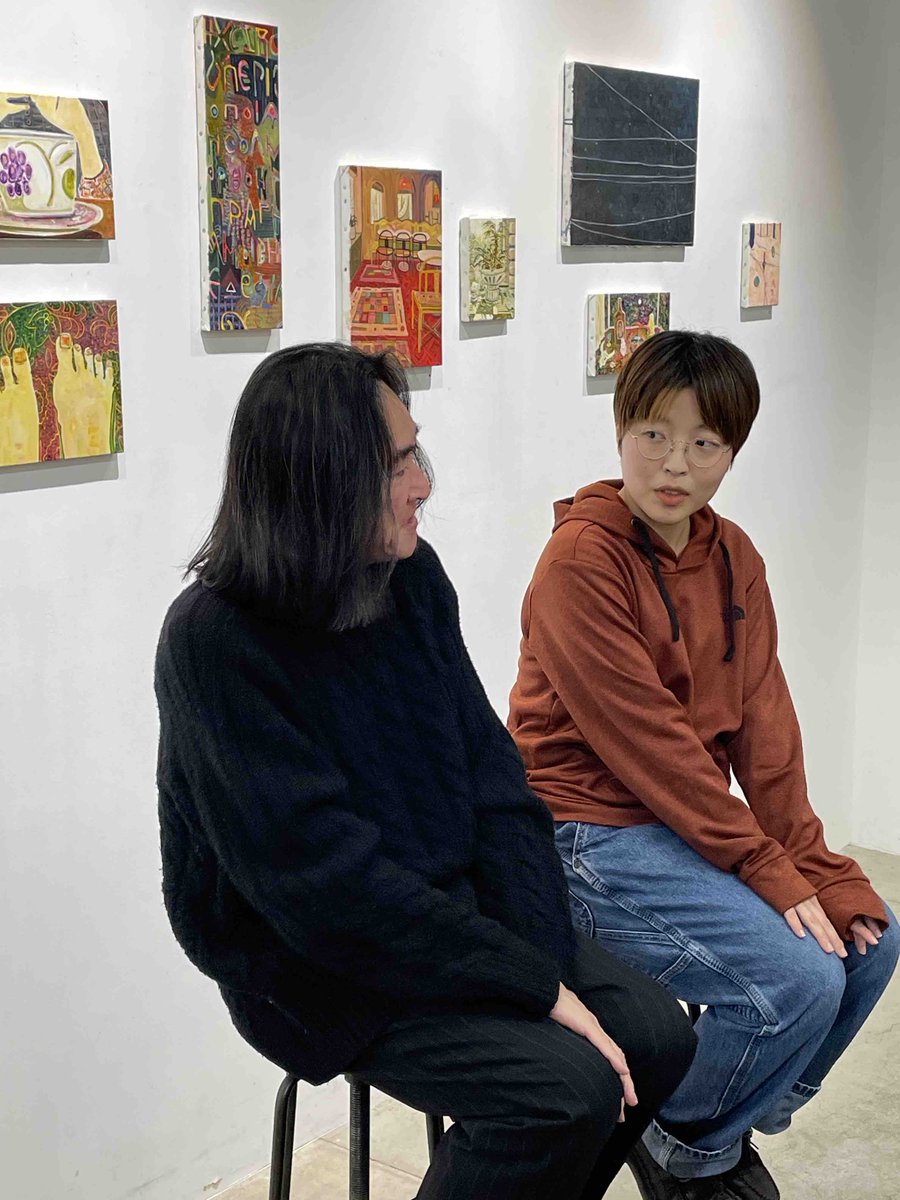 個展「なるべくロマンチック」が好評開催中のアーティスト、佐藤遥加さんに traffic の小原康司がインタビューしました。  インスタライブのアーカイブをぜひご覧下さい。

☞ instagram.com/p/DR9YaS9kkP4/…