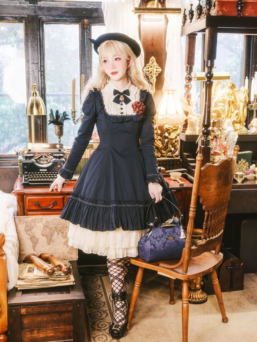 先輩から贈られた自作の布花コサージュが宝物にします🥺✨️ バッグ