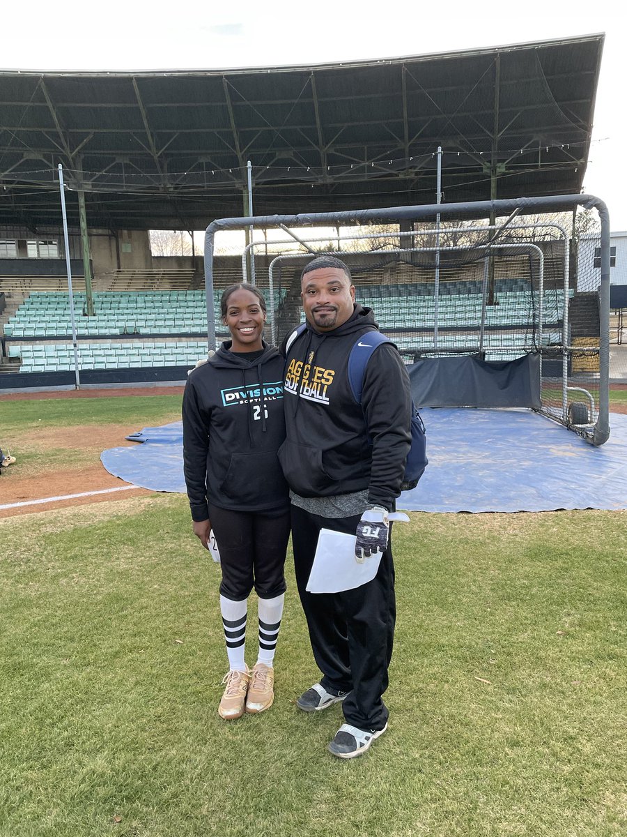 KennedyRel's tweet image. I had an incredible time at the NCA&amp;amp;T Camp today! Thank you Coach Gonzalez ⁦@NCATSOFTBALL⁩ for the great coaching and opportunity to grow my game! #KennedytheSTUDENTAthlete ⁦⁦⁦@d1vision_sb⁩ ⁦@D1V18U_Premier⁩
⁦@Sportskryst⁩ @coachjanelhayes @darrenolivo