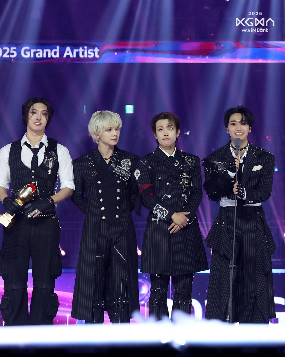 #KGMA2025 ARTIST DAY에서 펼쳐진
ATEEZ의 모든 순간을 모았습니다 ✨

무대를 채운 에너지,
수상 순간의 감동,
백스테이지의 생생한 표정까지 만나보세요!

#에이티즈 #ATEEZ

🔗instagram.com/p/DRJDOWDE2cS/…

#KGMA #2025KGMA #코리아그랜드뮤직어워즈 #KoreaGrandMusicAwards