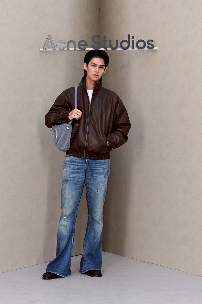 Siam_Paragon's tweet image. ไบร์ท วชิรวิชญ์ (@bbrightvc) ร่วมเฉลิมฉลองการเปิดตัวบูติก Acne Studios แห่งแรกในประเทศไทย ณ ศูนย์การค้าสยามพารากอน ในวันที่ 11 ธันวาคม 2568 นี้ 

Acne Studios ชั้น 1, ฝั่ง South, สยามพารากอน 

#bbrightvc #AcneStudios #AcneStudiosLovesBangkok #SiamParagon