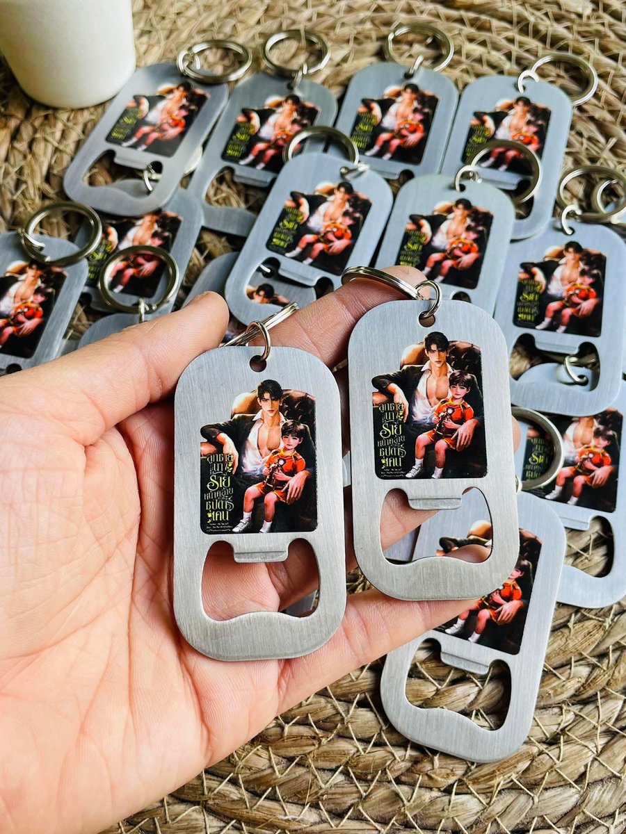 ขอบคุณสายสะพายแดงค้าบ
#ข้าวปุ้นเคนสกาย
#ลูกชายนางร้ายหน้าคล้ายซุปตาร์เคน

อีบุ๊คราคาโปรสองใบแดงมีทอน พร้อมของแถมสุดคิ้วท์ มาตำกันโลด
#นิยายสนุกแนะนำ