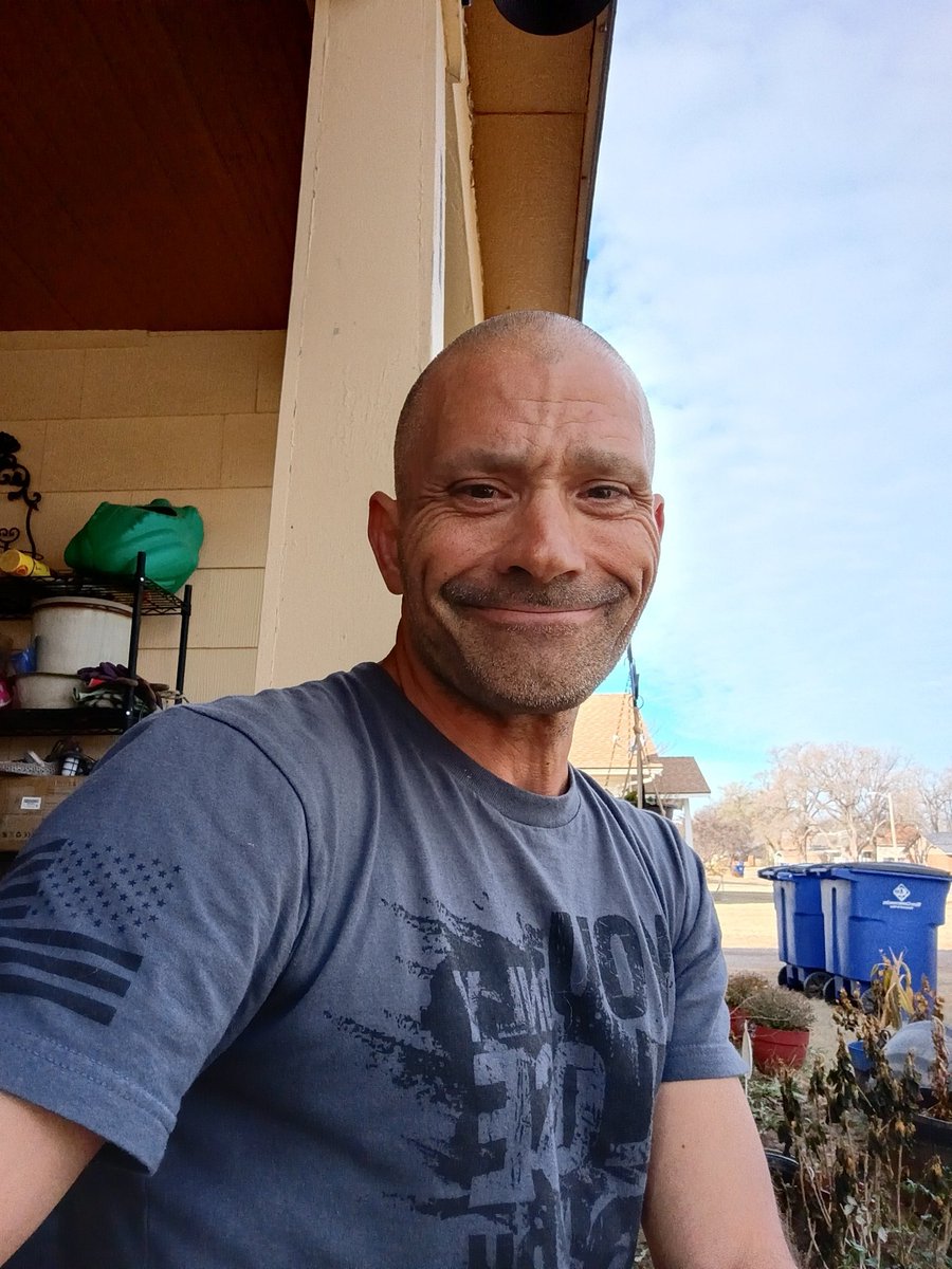 WebbChrist29706's tweet photo. I'm losing a lot of weight too. That radiation poison has finally caught up with the homeless good father Mr. Christopher John CHRIS Webb from Ardmore Oklahoma. 
@BarackObama @ParisHilton @PressSec @OANN @OttoMatticBaby @iamcardib @_sup3rrnova @RepAOC @chris_webb76825 @Alvaokk https://t.co/R4hYzQ389W