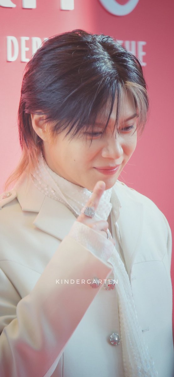 kin_718's tweet photo. 2025.12.08
AHC 포토월 
태민🤍🫶✨

#태민 #TAEMIN #テミン #泰民 https://t.co/wAcTWgCK8E