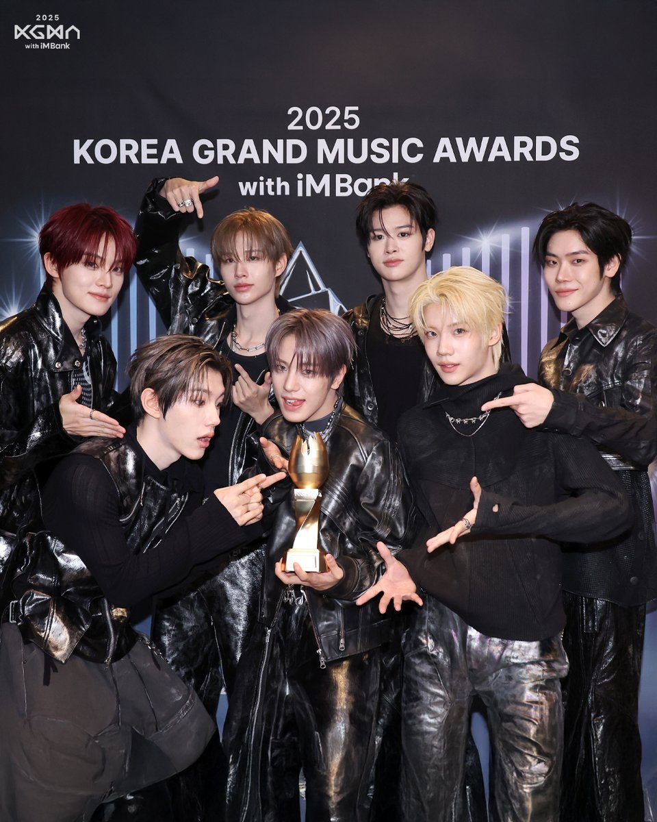 ilgansports's tweet image. #KGMA2025 MUSIC DAY에서 펼쳐진
CLOSE YOUR EYES의 모든 순간을 모았습니다 ✨

무대를 채운 에너지,
수상 순간의 감동,
백스테이지의 생생한 표정까지 만나보세요!

#클로즈유어아이즈 #CLOSEYOUREYES

🔗instagram.com/p/DRRY_cqkwLt/…

#KGMA #2025KGMA #코리아그랜드뮤직어워즈 #KoreaGrandMusicAwards