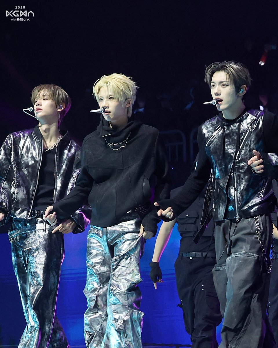 ilgansports's tweet image. #KGMA2025 MUSIC DAY에서 펼쳐진
CLOSE YOUR EYES의 모든 순간을 모았습니다 ✨

무대를 채운 에너지,
수상 순간의 감동,
백스테이지의 생생한 표정까지 만나보세요!

#클로즈유어아이즈 #CLOSEYOUREYES

🔗instagram.com/p/DRRY_cqkwLt/…

#KGMA #2025KGMA #코리아그랜드뮤직어워즈 #KoreaGrandMusicAwards