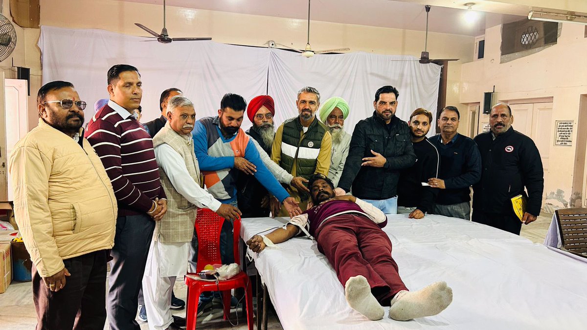JasDhimanINC's tweet photo. 📍ਲੌਂਗੋਵਾਲ, ਹਲਕਾ ਸੁਨਾਮ ਵਿਖੇ ਲਗਾਏ ਗਏ ਮੁਫ਼ਤ ਮੈਡੀਕਲ ਚੈੱਕਅੱਪ ਤੇ ਖ਼ੂਨਦਾਨ ਕੈਂਪ ਵਿੱਚ ਹਾਜ਼ਰੀ ਭਰੀ। 

ਇਸ ਮਹਾਨ ਕਾਰਜ ਨੂੰ ਸਫ਼ਲ ਬਣਾਉਣ ਲਈ ਸਮੂਹ ਪ੍ਰਬੰਧਕਾਂ ਅਤੇ ਸੇਵਾਦਾਰਾਂ ਦੇ ਯਤਨਾਂ ਦੀ ਮੈਂ ਦਿਲੋਂ ਸ਼ਲਾਘਾ ਕਰਦਾ ਹਾਂ। ਤੁਹਾਡੀ ਲਗਨ ਅਤੇ ਸਮਰਪਣ ਸੱਚਮੁੱਚ ਪ੍ਰੇਰਣਾਦਾਇਕ ਹੈ।

#jaswinderdhiman #sunam #dirba #camp https://t.co/FdH39BfphE