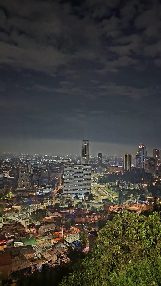 Salí a ver el alumbrado navideño de Bogotá y esto fue lo más iluminado que encontré: