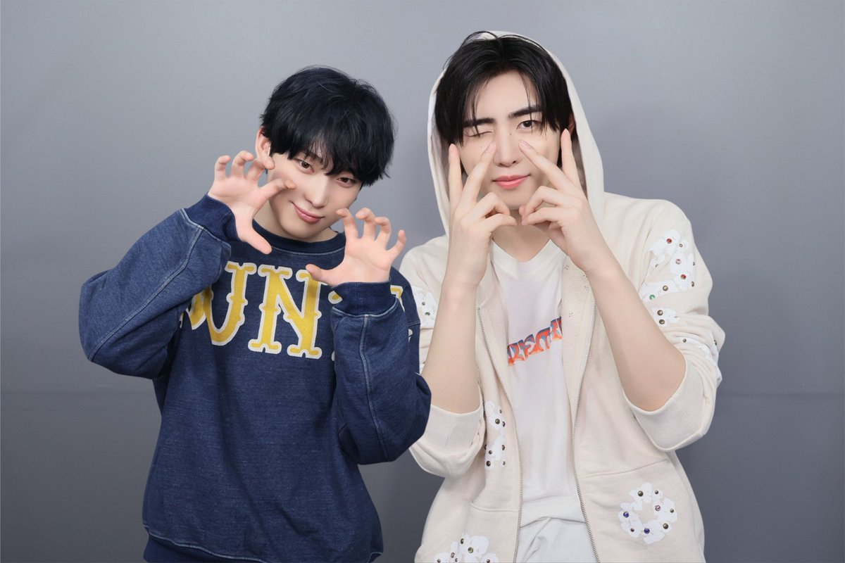 sunoui's tweet image. Happy birthday, my dearest Eiden. May this day embrace you with the same warmth you so effortlessly bring into my life. You are my quiet miracle in the snow, and I am endlessly grateful for you. 🖤