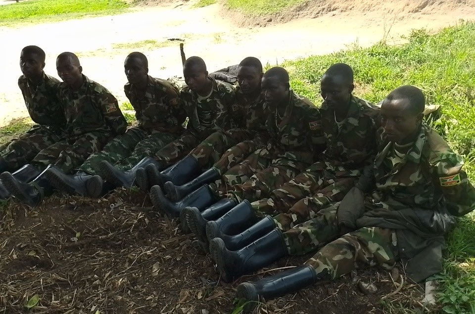 Ceci seraient des images de soldats Burundais capturés à Luvungi, Sud Kivu, ds la plaine de la Ruzizi. Entre temps, nos sources nous indiquent que AFC/M23 a fait un meeting populaire dans la même localité de Luvungi aujourd'hui ds l'avant midi.