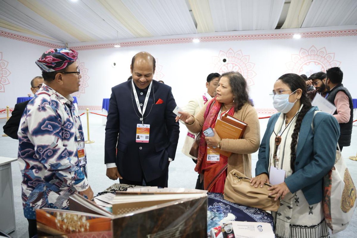 sangeetnatak's tweet image. Shri Vivek Aggarwal, Secretary, Ministry of Culture; Smt Amita Sarabhai, Additional Secretary, Ministry of Culture; and Dr Sandhya Purecha, Chairperson, Sangeet Natak Akademi, along with other delegates,
(1/2)
#20COM2025 #ICH