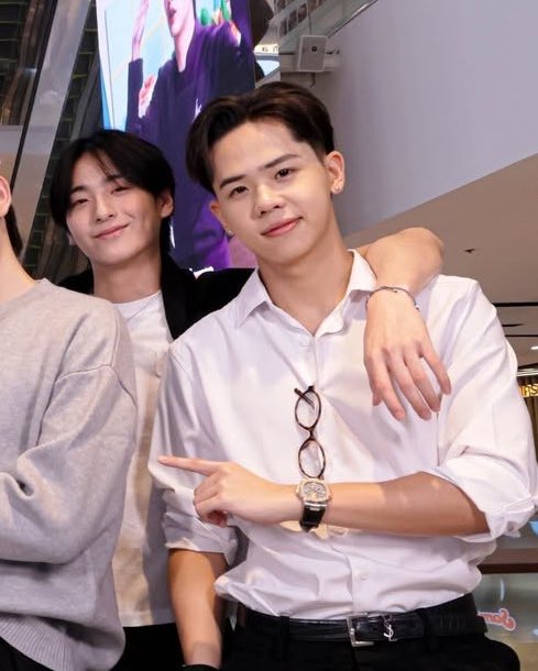 มิวอ้อนในชุดแต่งกายคล้ายนิสิตนั้นดีมาเสมอ😭ㅜㅡㅡㅜ💘