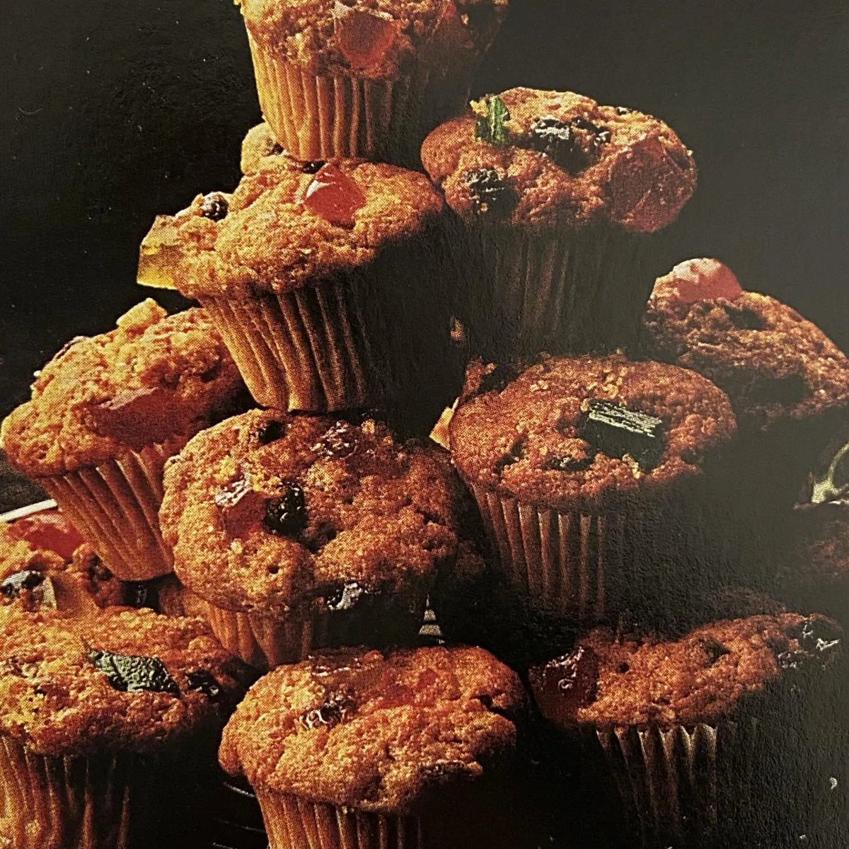 DeliaOnline's tweet image. Cake of the Week:  Mini Mincemeat Muffins⁠
⁠
It's nice to have something a little different from mince pies around at Christmas, and these pretty little muffins are one of Delia’s favourites.
⁠
deliaonline.com/recipes/type-o…
⁠
#cakeoftheweek #mincemeat #muffins #cakerecipes