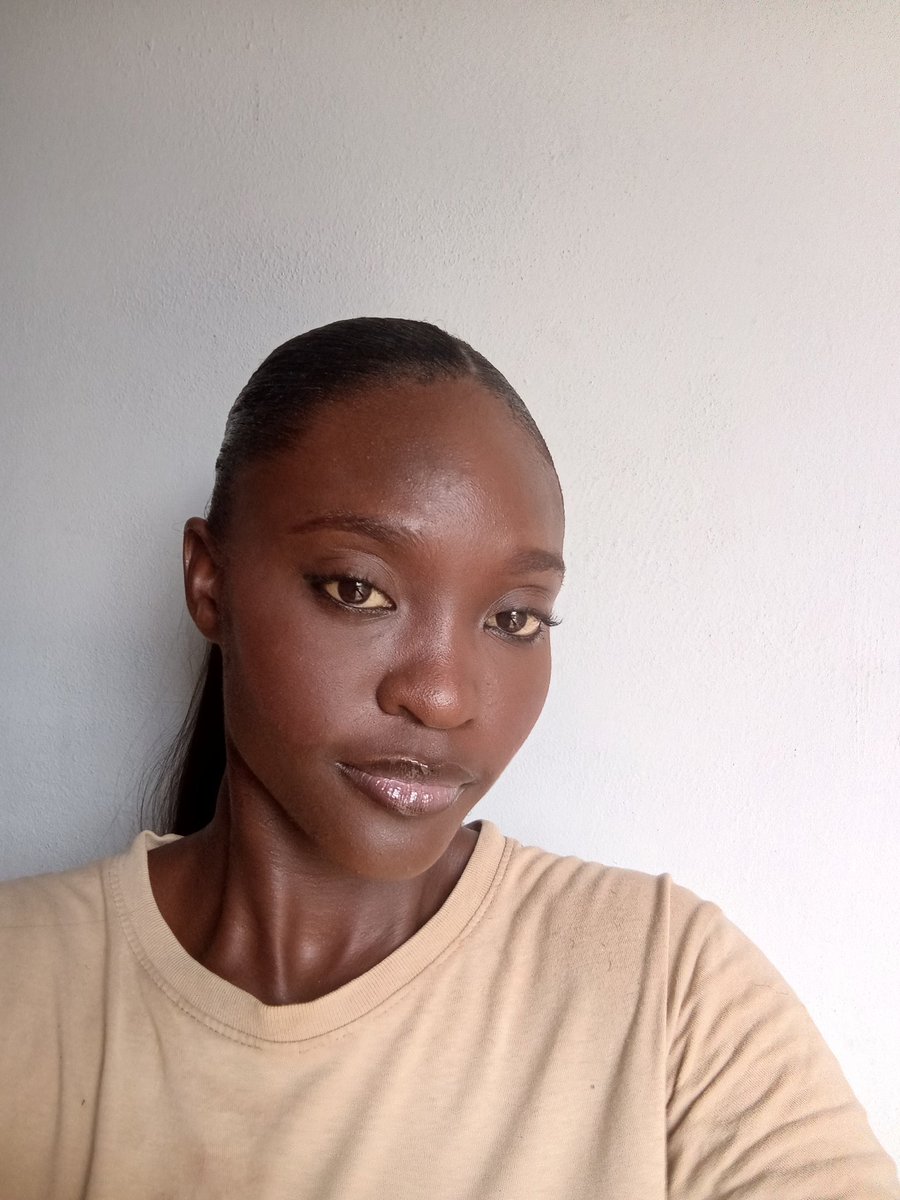 just_yosore's tweet image. Another day another practice 
No foundation look
#everydaylook