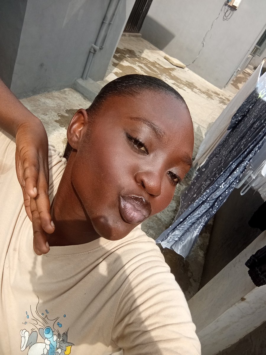 just_yosore's tweet image. Another day another practice 
No foundation look
#everydaylook