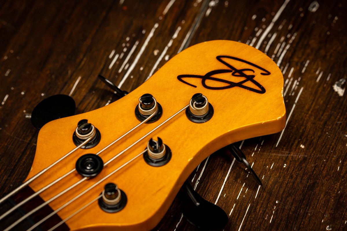 ここ数年ずっと弾き倒してるベース saitias guitars Lexell 5 U.C Ver