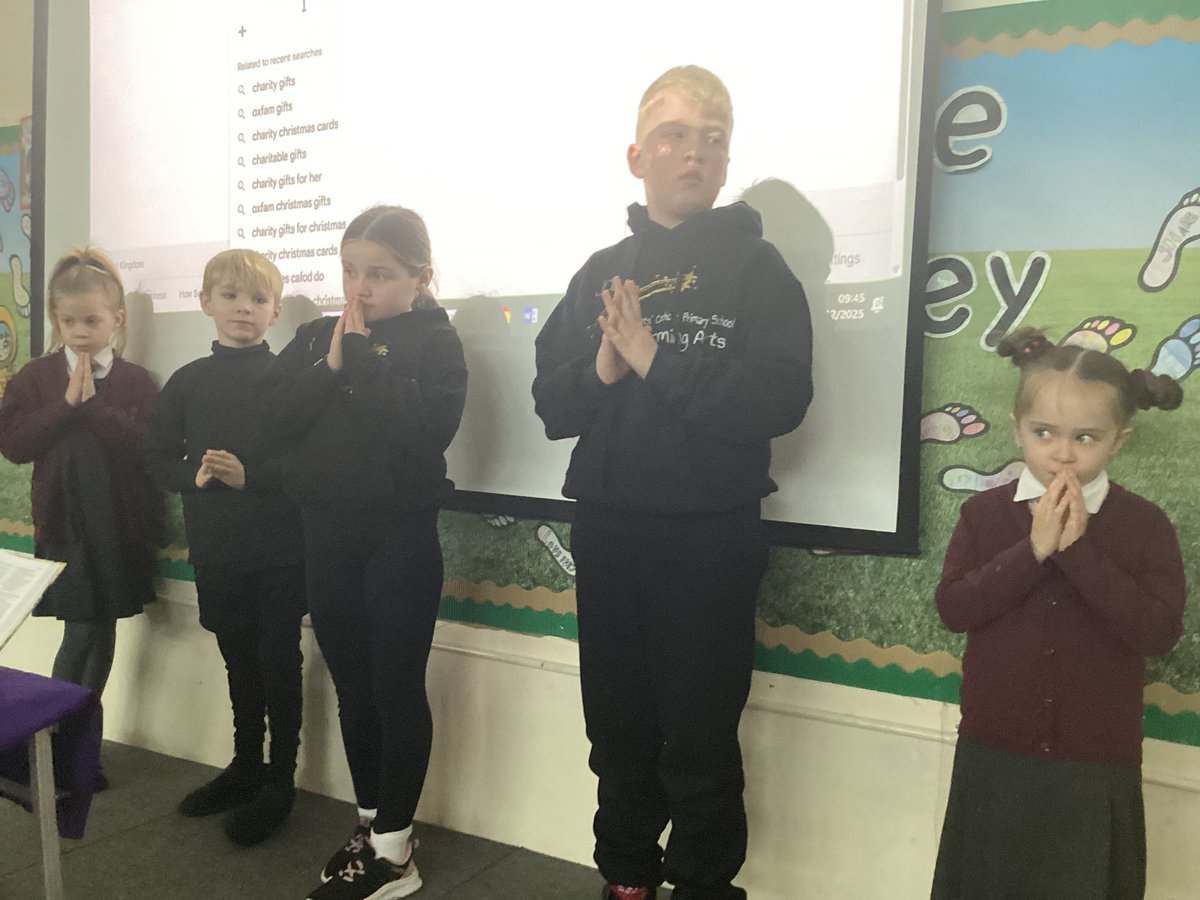 During our Celebration of The Word today, we spoke about how we can say ‘yes’ to God like Mary did. We can do this by being kind, fair, respectful and helpful. We said our very own special prayers.