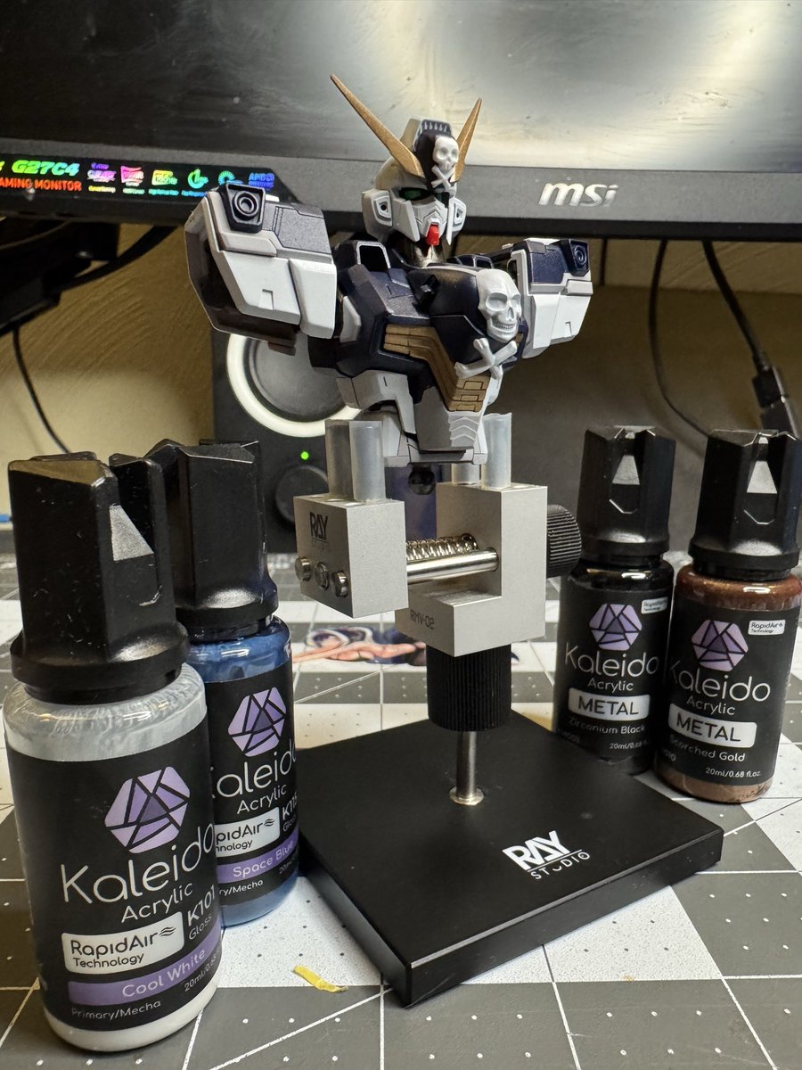 🚧Resin kit crossbone airbrushed WIP🚧 These water based acrylics are amazing and the kit is turning out nice 😊