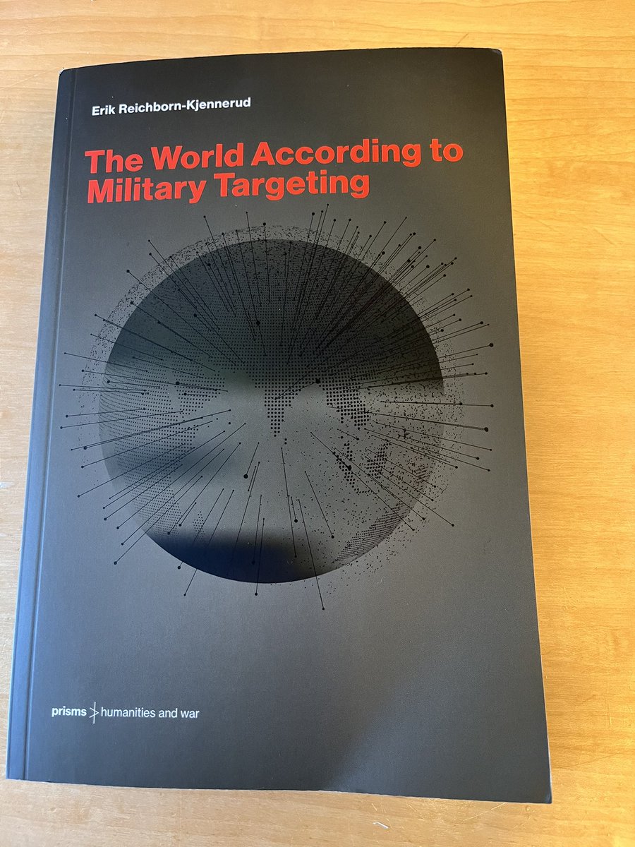 Olivier1Schmitt's tweet image. New addition to the bookshelves