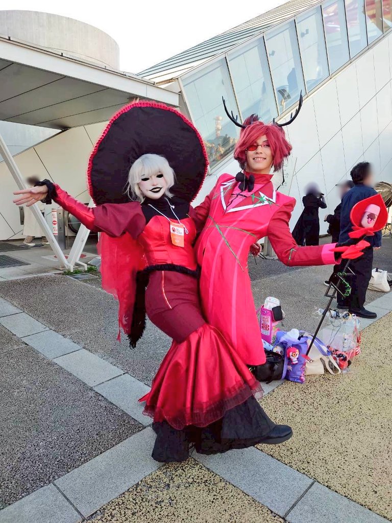 🌹🦌📻「きっと勝ち馬になる🎵」

🌹<a href="/Keiso_0000/">ケイ素𓆈コミコン全日ロージー🌹</a>

#東京コミコン2025 
#コミコンコスプレ
#TCC2025
#ハズビンホテル
#アラスター