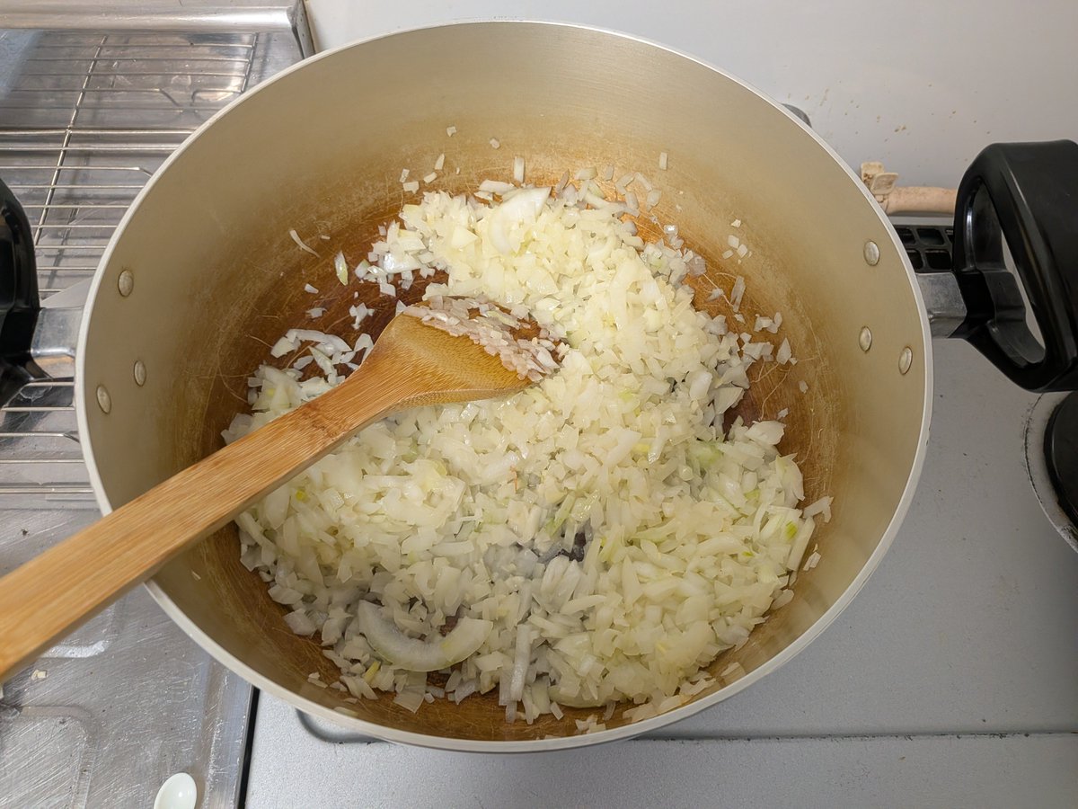 so onion,
today i moved back to my moms place,
5 days til crowo in japan