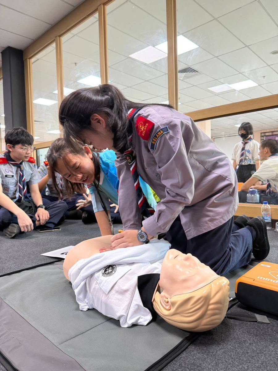 Memperkasa kemahiran CPR dan AED, lebih 250 Pengakap Pulau Pinang menyertai Program MASS CPR AED 2025 di USM, memperkukuh kesiapsiagaan kecemasan serta menyemai kepimpinan dan tanggungjawab sosial dalam kalangan belia.
