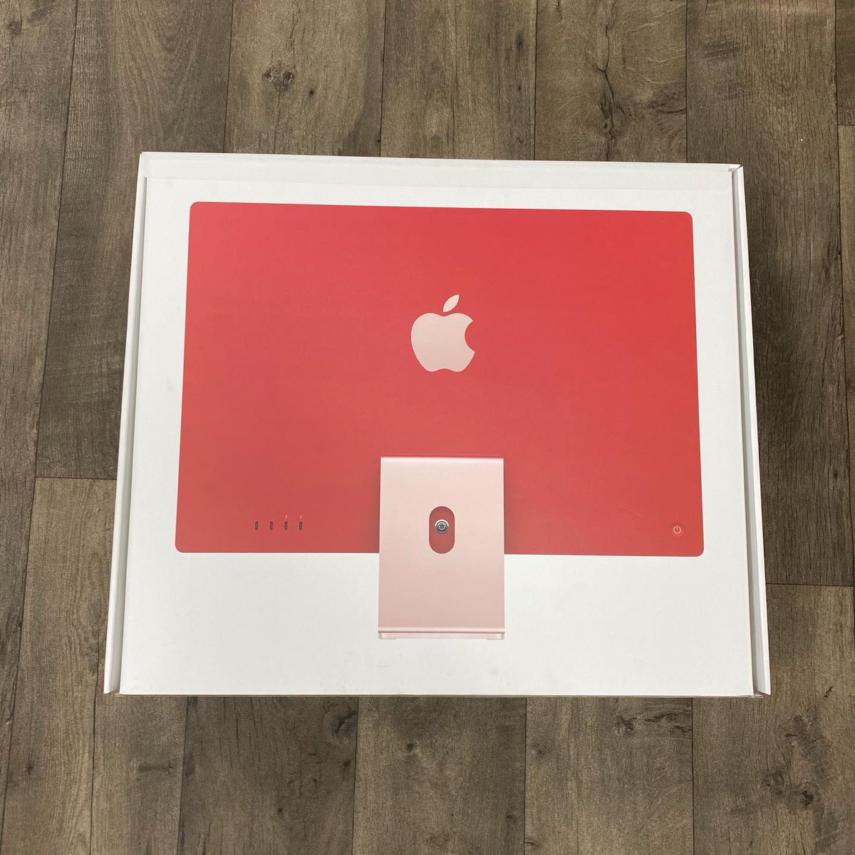 LaptopsArena's tweet image. Apple 24″ IMac M1 Chip 8-Core CPU 7-Core GPU 8GB 256GB SSD-New(Pink)
Kes 128,000.

Call 0721763763
#imac #macmini #macstudio #laptopsarena