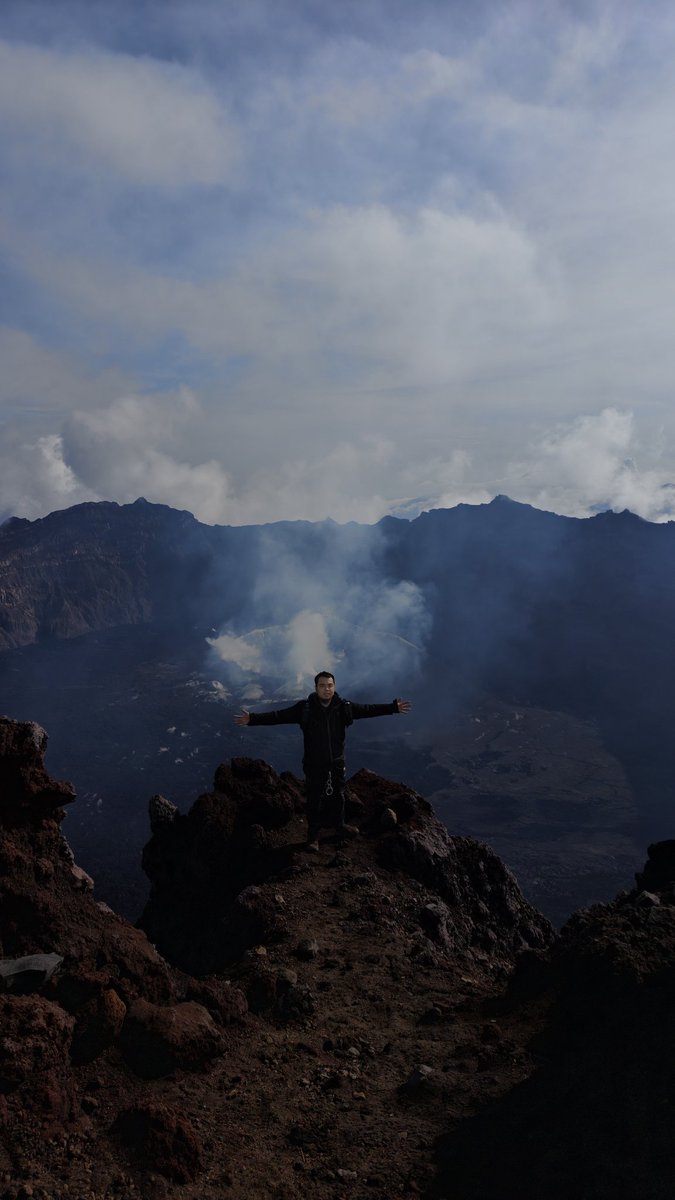ibnusyu's tweet image. naik gunung kak