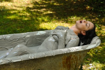 1/2 "Brittany, Point of View in the Mud Tub" - Nothing to distract from the pleasure of watching a healthy gal enjoy a sexy time in the mud tub. Look! We already did all the work for you!

UMD - mudpuddlevisuals.umd.net/download_info/…

C4S - clips4sale.com/studio/34206/3…

Clubmpv.com -