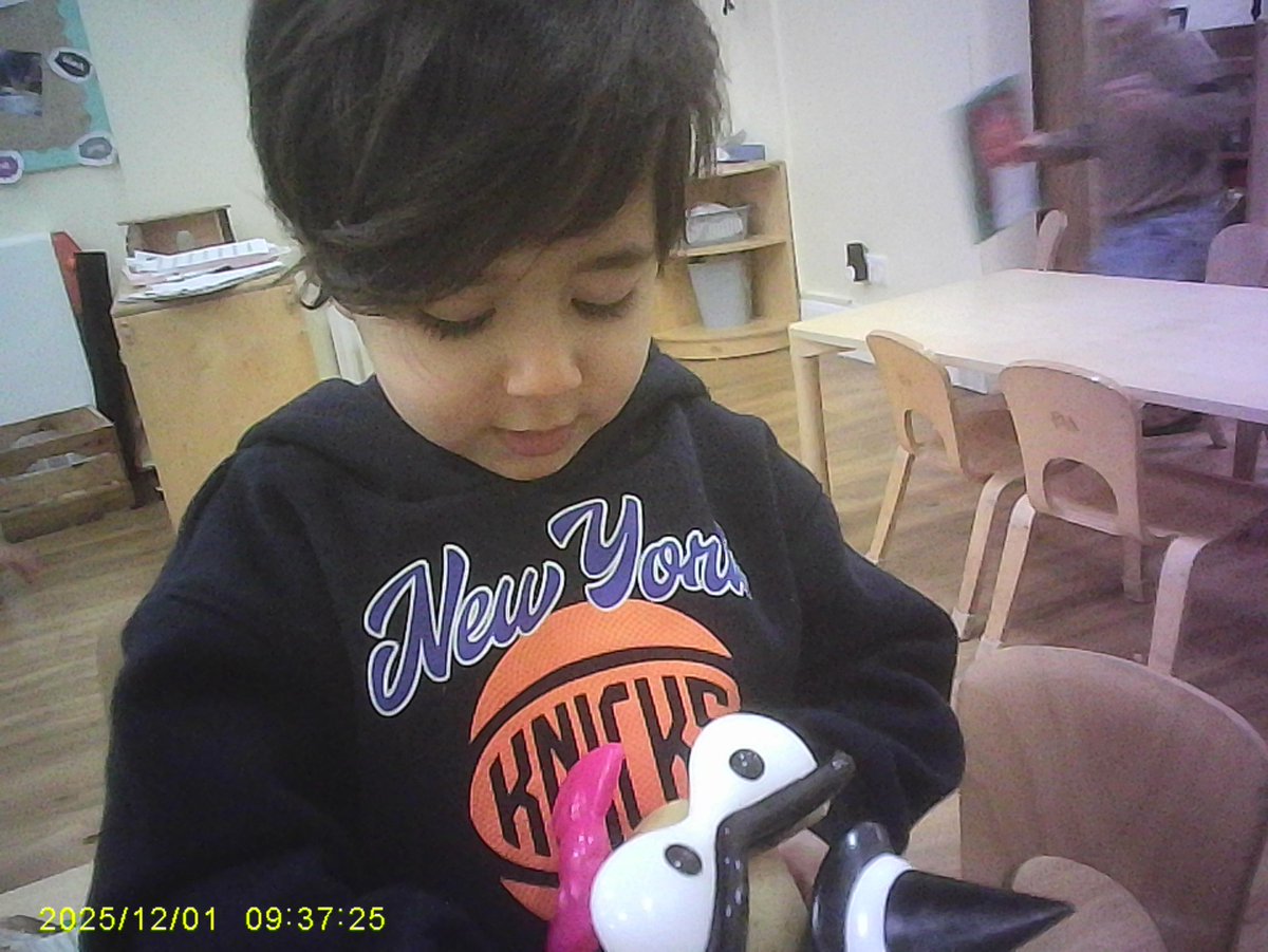 Last week the Norfolk Road children enjoyed making potato heads using funny face pieces 🥔👀👃👅