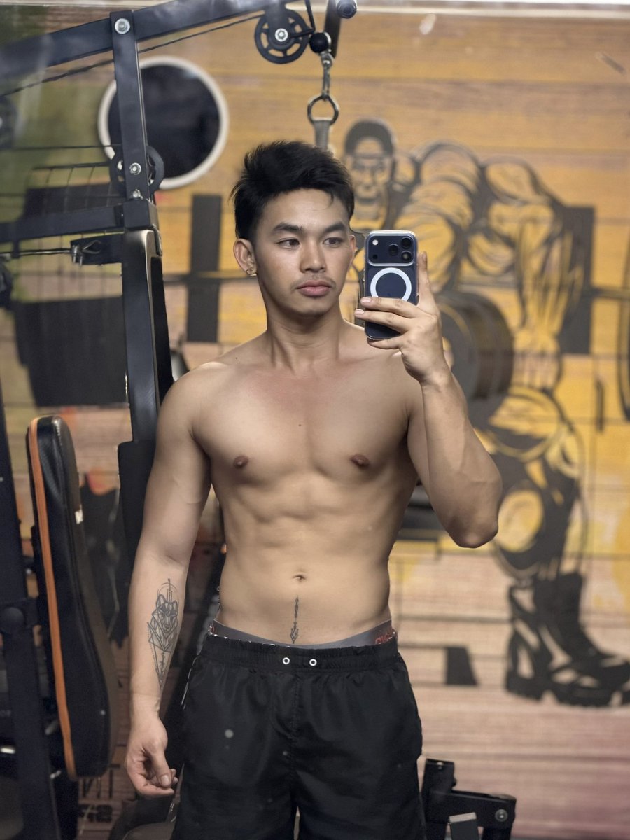 markuscale's tweet image. Habol tayo sa Christmas? 😛