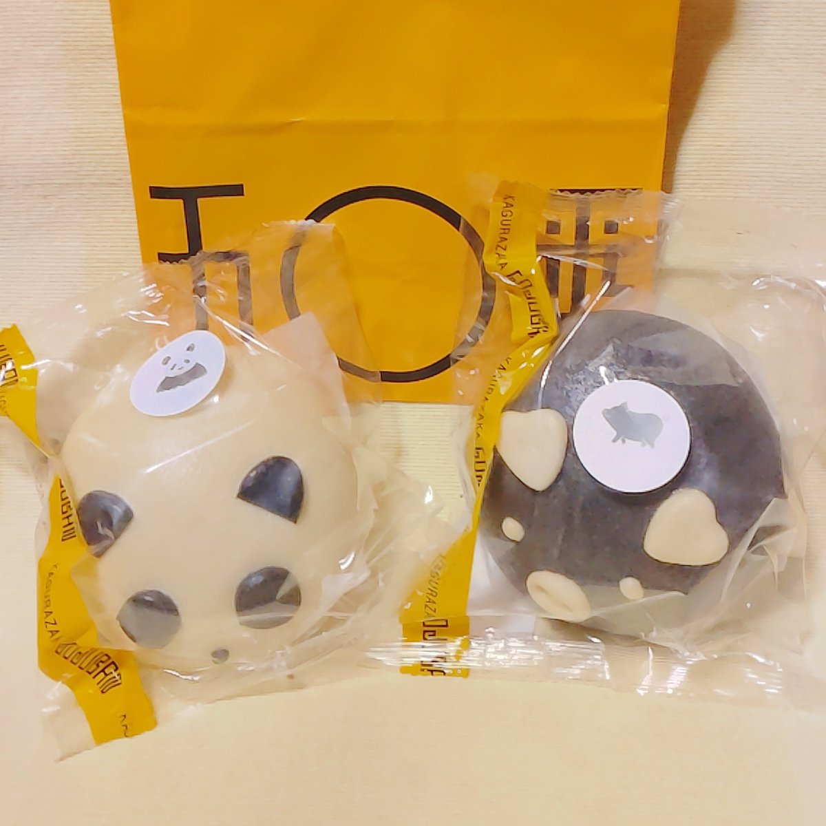 神楽坂五〇番 パンダ肉まん 黒ぶた肉まん 厚い皮 しっとり肉餡