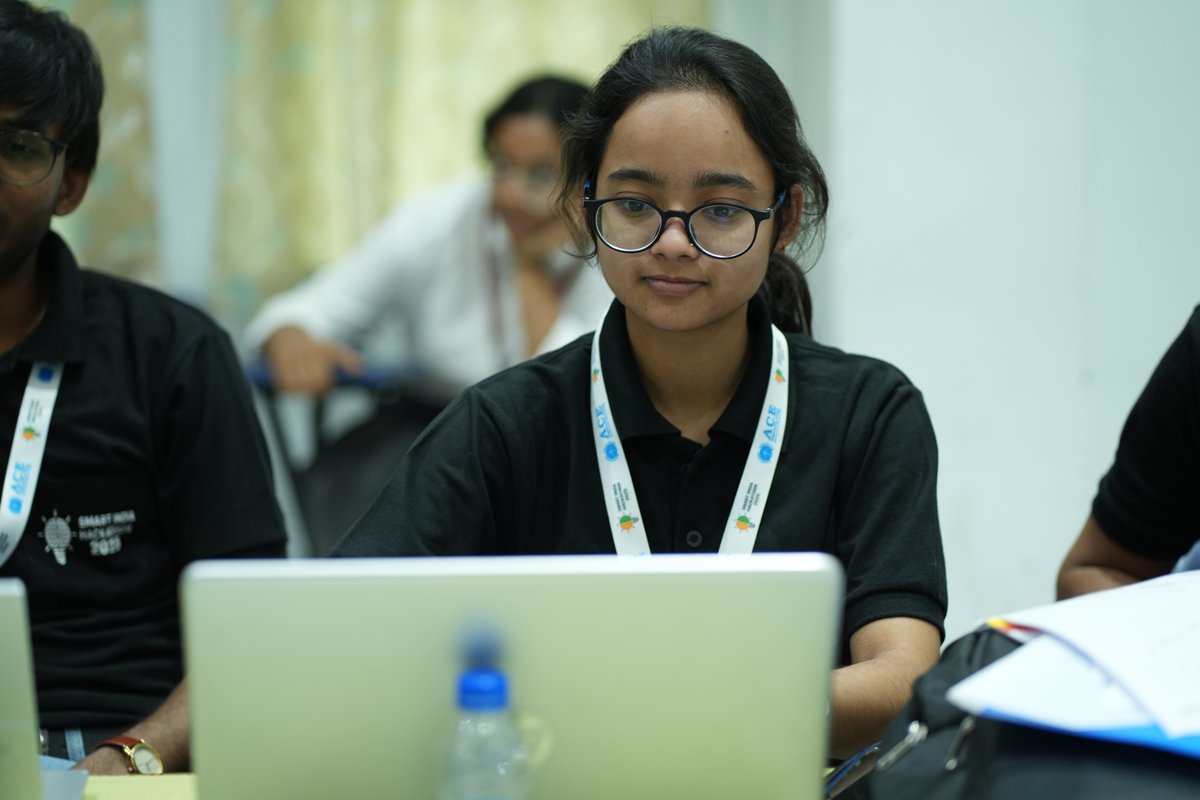 ace_engg's tweet photo. Smart India Hackathon 2025 @Students (2nd Half) Continued...

#mhrd_innovation
#EduMinOfIndia
#NarendraModi
#PMOIndia
#DharmendraPradhan
#TelanganaCMO
#SmartIndiaHackathon2025
#ClaudeAI
#TCS
#SBIFoundation
#ACEEngineeringCollege https://t.co/8FfWPkMbTS