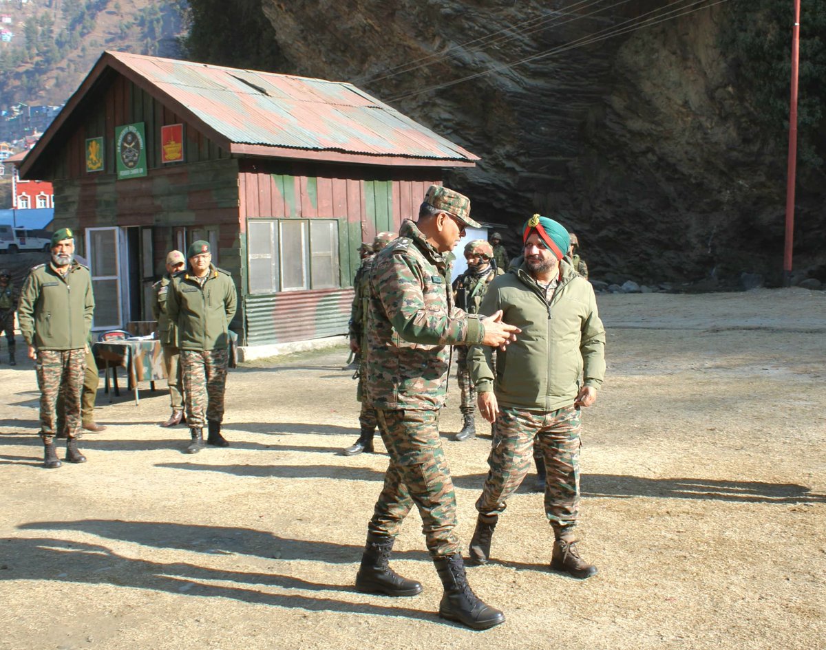 Whiteknight_IA's tweet photo. #WhiteKnightCorps | #OperationalReadiness 

#GOC #WhiteKnightCorps along with #GOC #CIFDelta visited Gandoh to assess the ground situation and review operational readiness and security dynamics. The #GOC encouraged the troops to stay alert, adopt forward-looking measures and maintain a firm and consistent approach in counter-terrorist operations.

He also highlighted the need for high standards of professionalism in every mission, urging the Force to remain vigilant, confident and fully prepared to tackle any emerging challenges with clarity and determination.

We Serve, We Protect!

@adgpi | @NorthernComd_IA | @SpokespersonMoD | @prodefencejammu | @PRODefLko | @PRODefPrayagraj | @PRODefDehradun | @PRODefPune | @PRODefKohima | @PRO_Vizag | @PRODefRjsthn