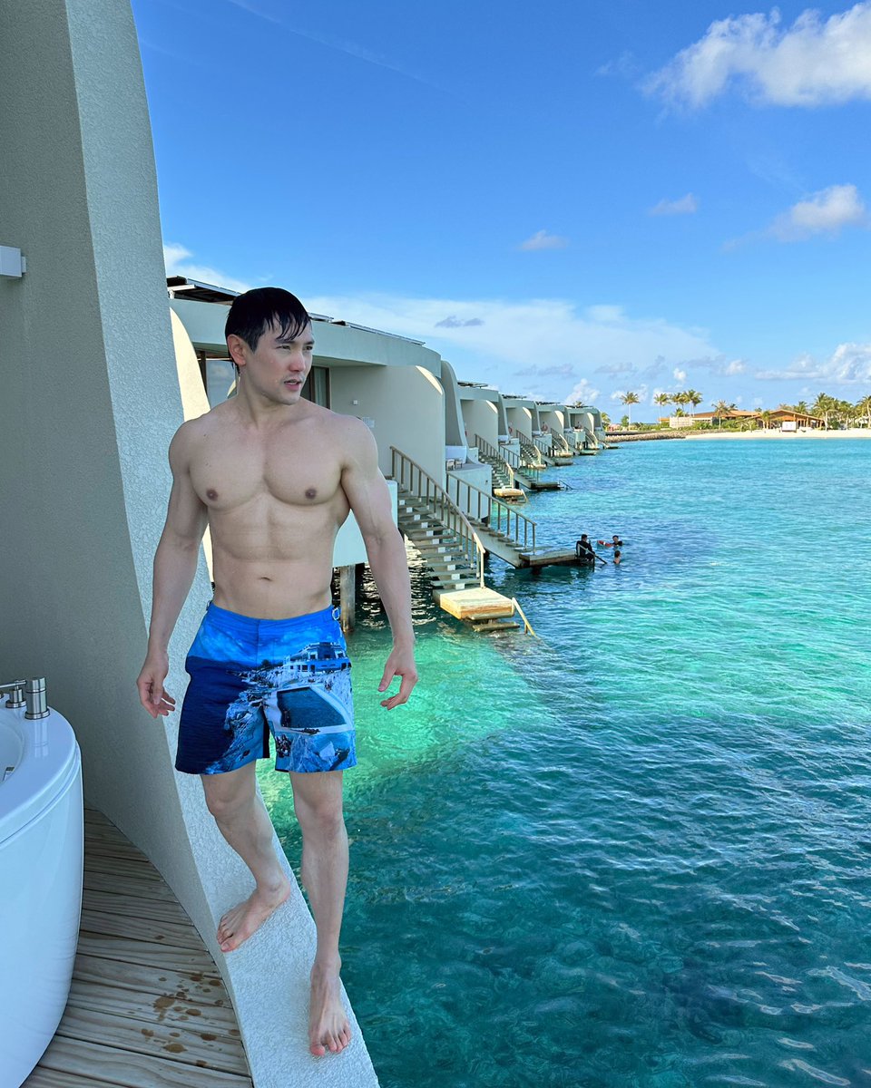 JoeTrivisvavet's tweet photo. Mostly Sunny…😇✨💙💙💙
#Orlebarbrownthailand #OrlebarBrown #FEELSUMMER #OBsAroundTheWorld #HOLIDAYBETTER https://t.co/xWlbE8muBV