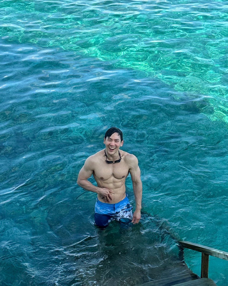 JoeTrivisvavet's tweet photo. Mostly Sunny…😇✨💙💙💙
#Orlebarbrownthailand #OrlebarBrown #FEELSUMMER #OBsAroundTheWorld #HOLIDAYBETTER https://t.co/xWlbE8muBV
