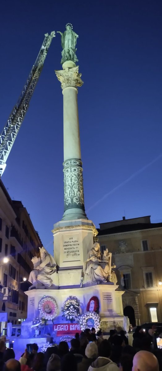 anppevvf's tweet photo. 8 dicembre 2025 - Buona Immacolata  #8dicembre #vigilidelfuoco #Roma https://t.co/vHb3gAujkh