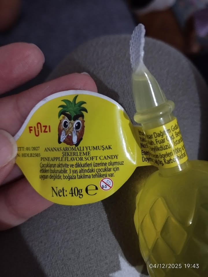 denetlecomtr's tweet photo. A101'de çocuklar için satılan bir üründe bulunan uyarı:

''Çocukların aktivite ve dikkatleri üzerinde olumsuz etkileri bulunabilir.'' https://t.co/tWU8Wlk3tV