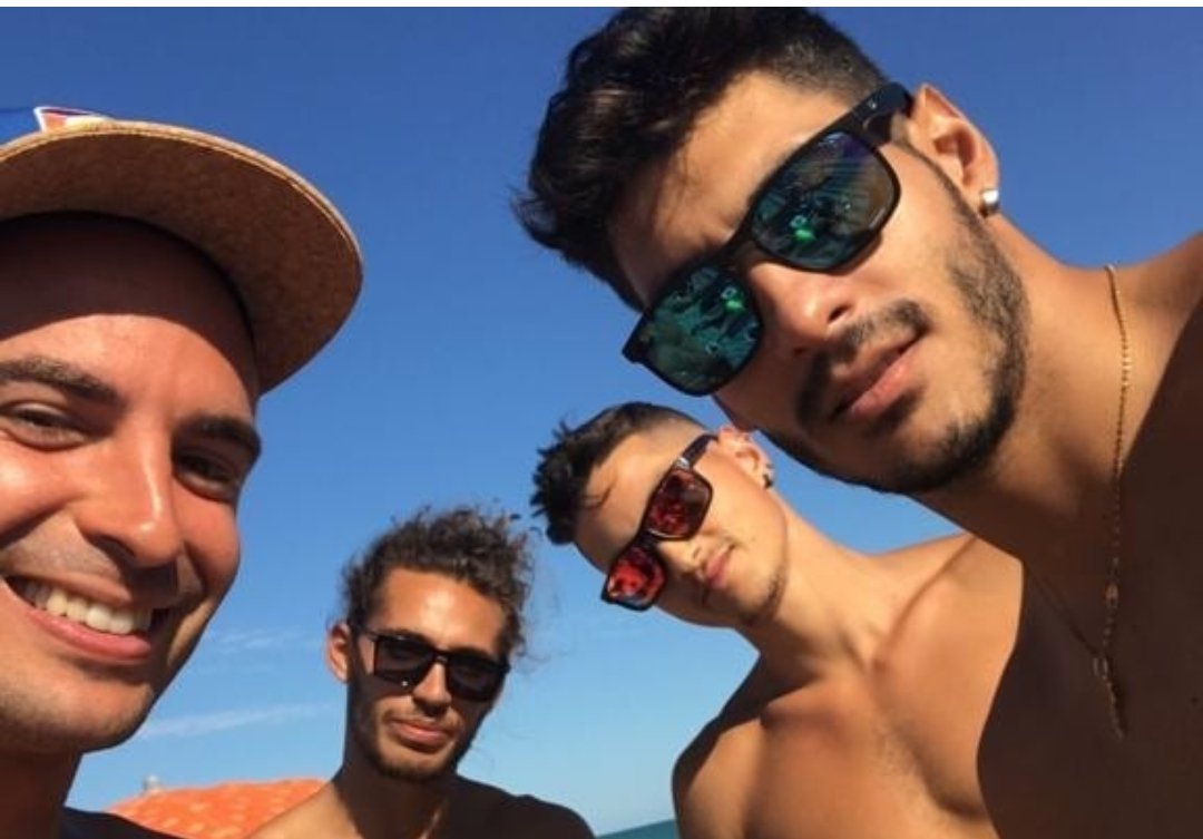 LorellaEnza's tweet photo. la tua famiglia gli amici la tua seconda mamma Milena oggi HAI bisogno di loro #GoDragons  #javi7 #helevier https://t.co/r9iwtv4pX5