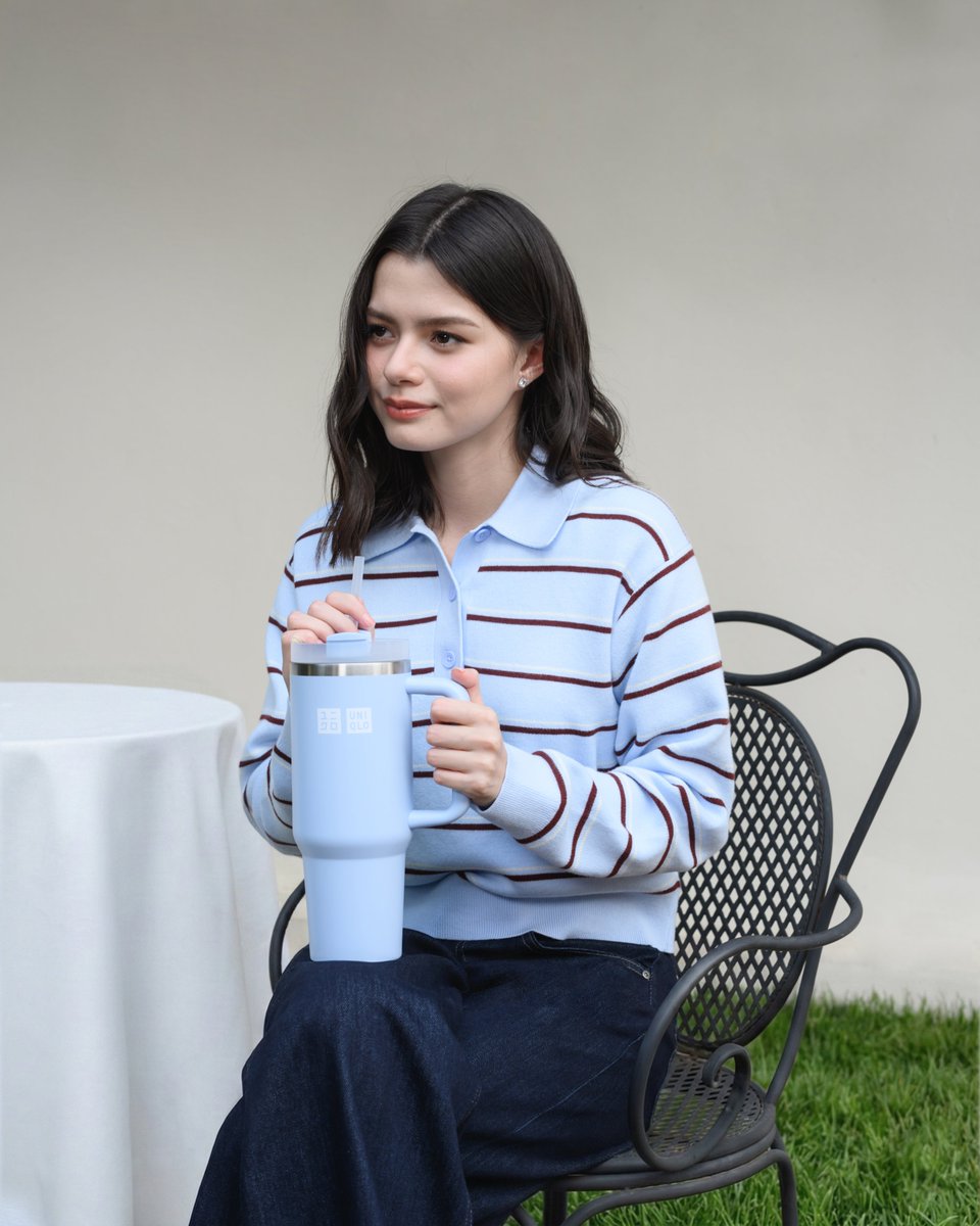 UniqloThailand's tweet photo. ปีนี้ของขวัญพิเศษคือ Tumbler 40 oz สีฟ้า สุดคิ้วท์ ใหญ่จุใจ เบคกี้ชอบสีนี้มากๆ  พก���ปคาเฟ่ก็ได้ ไปฟิตเนสก็ดี คือดีย์งามมากค่ะ  💙​

#UniqloArigatoFestival #UniqloThailand #ยูนิโคล่ขอขอบคุณจากใจ #คนของเบค #beckysangels https://t.co/uNairoaJN3
