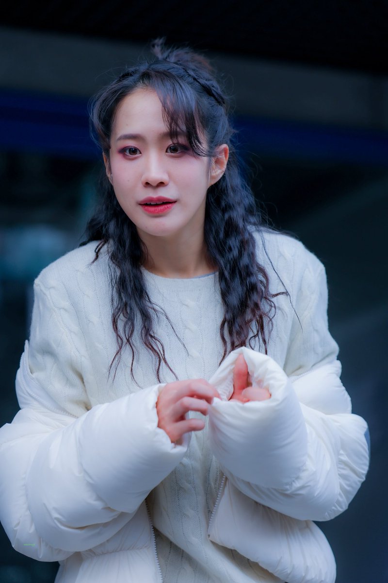 25.12.07 

뮤지컬 후크 

힘웬디 퇴근길 미즈필름 N.03

웬디 - #박새힘