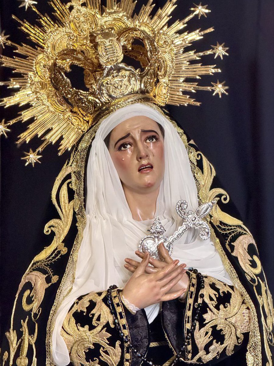 COMUNICADO OFICIAL.

Tras el cambio realizado a nuestras Amantisimas Titulares y tras ocho años de trabajo silencioso al cuidado y atavío de nuestras Sagradas Imágenes, el hasta ahora vestidor de nuestra Hermandad  D. César Álvaro Díaz López .