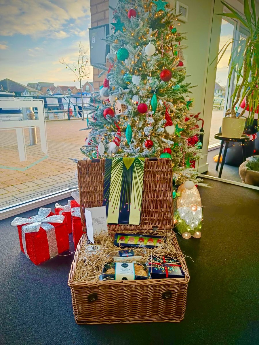 🎄 Early Christmas Present! 🎁

A massive thank you to our friends at StormFlow Solutions for the beautiful Christmas hamper. The Fytche-Taylor team feel truly grateful and cannot wait to enjoy all the festive treats. ✨

#ThankYou