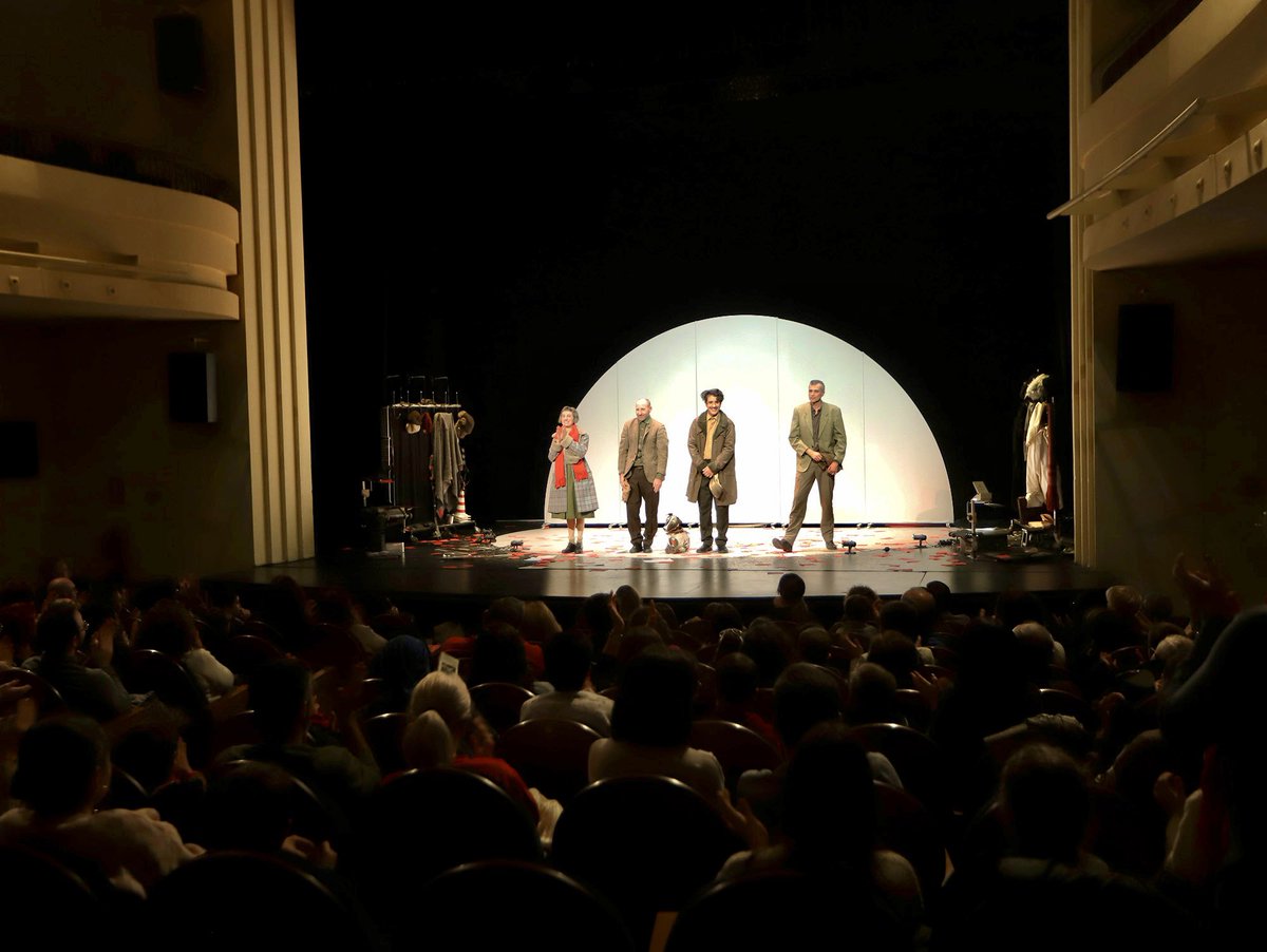 #AlcalálaReal
Imágenes de la puesta en escena de “Laika: La primera astronauta” ayer en el Teatro Martínez Montañés.

Conoce la programación del teatro aquí👉🏼 lc.cx/7QjjAL