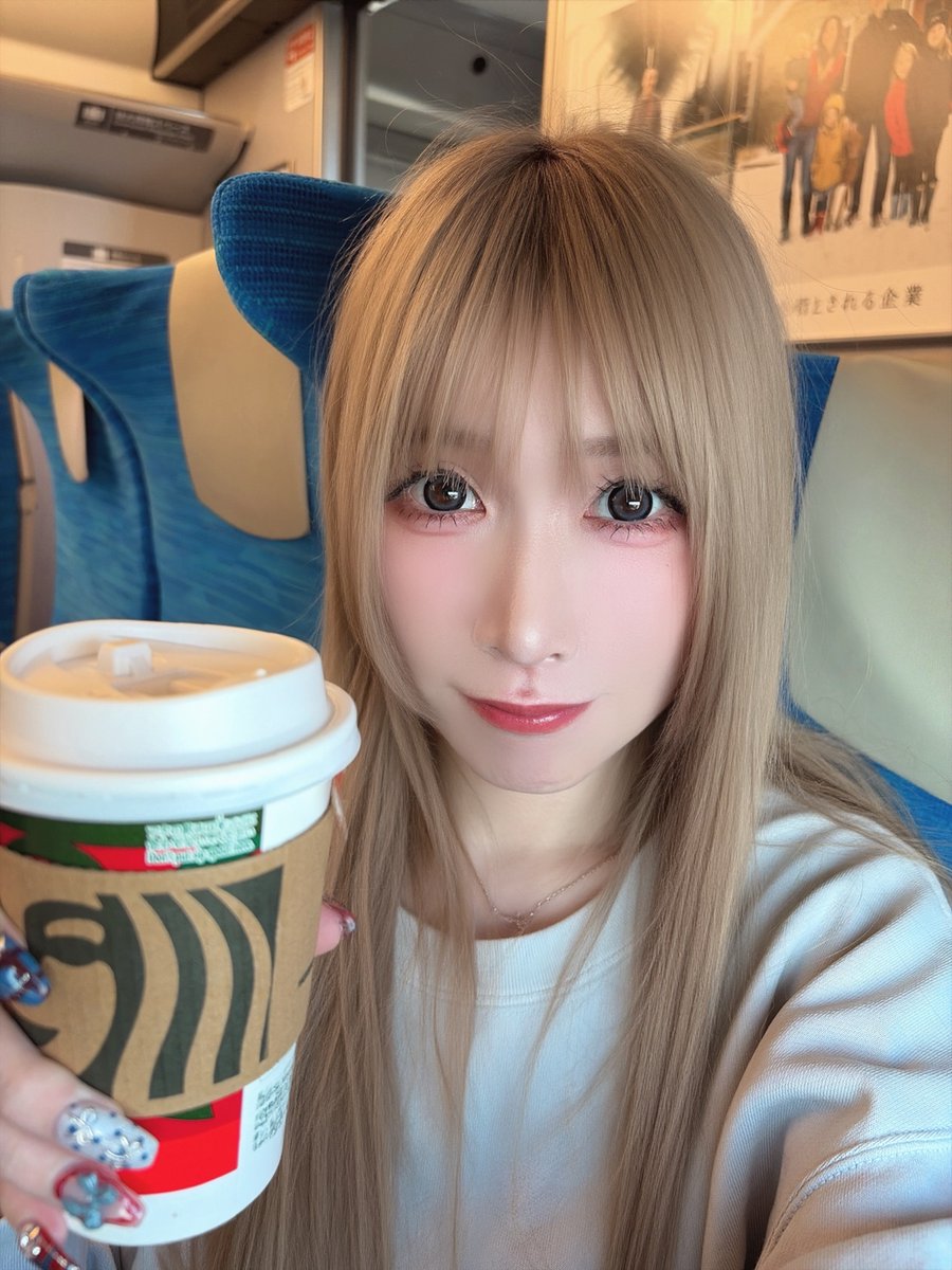 Nanaページです⭐️ おはよう🌞 昨日は、名古屋ありがと🫶 今日は、オンライン出してます