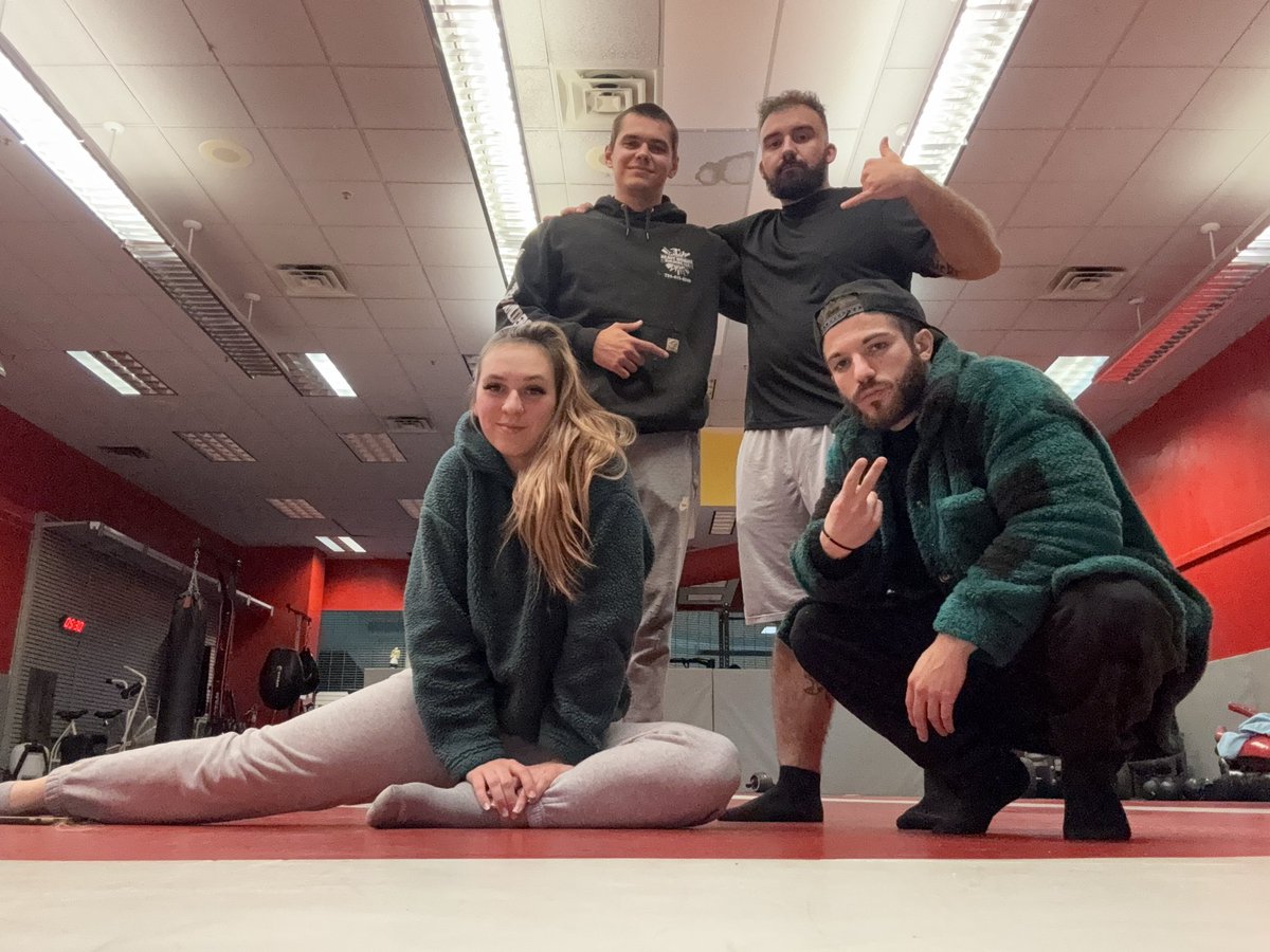 GreatnessPics's tweet photo. Building something greater than ourselves ππ¬ #THEJANITOR
#greatnesspictures #film #indie #horror #gym #romance #action #inspire #grind #pittsburgh https://t.co/Nk3FeeESzK