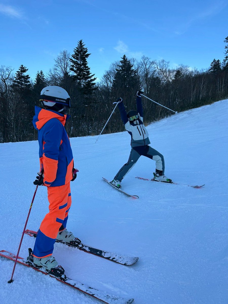 ski_mit's tweet image. 初滑り@KIRORO_RESORT 
12月6日に今シーズンの初滑りを行いました。
当日は約15名の部員が参加し、良いシーズンスタートを切ることができました！⛷️❄️
これから大会や合宿に向けて練習を積んでいきます。応援よろしくお願いします！