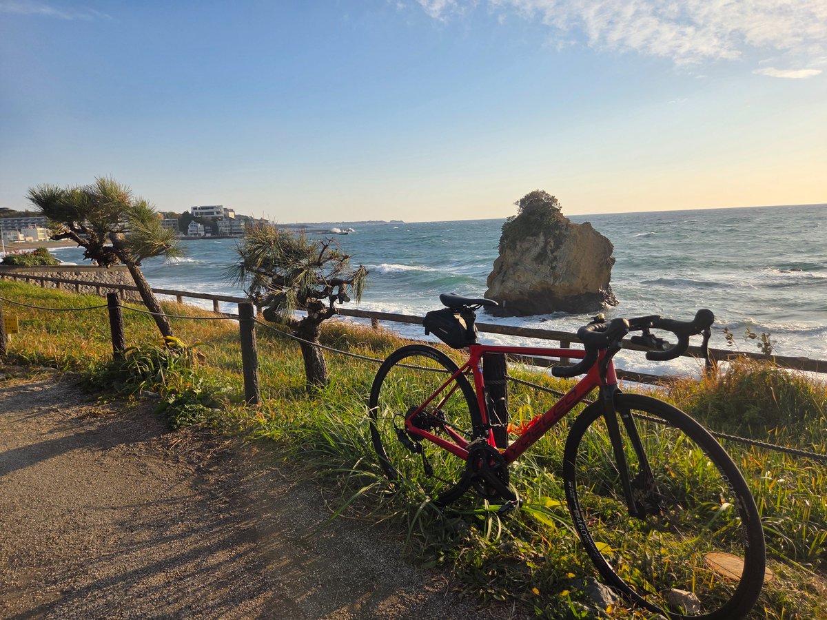 lupinthefire's tweet photo. 今日も短め🚴‍♂️
いつもの場所
気温高めでインナー汗ばむけど風強いからプラマイゼロw https://t.co/MKcHKinGvd