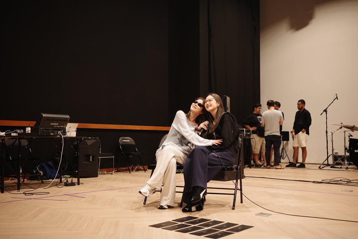 lovedesignth's tweet photo. แค่ซ้อมกัน แต่มีคนเขินจริง (ทั้งคู่) 

#LoveDesign1stFanMeetTH #9779s https://t.co/TkooYjpnon